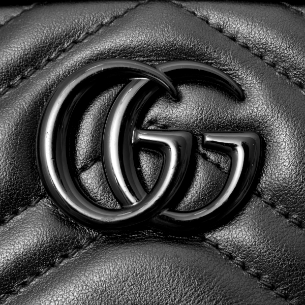 グッチ バッグ レディース メンズ ミニカメラバッグ ショルダーバッグ GGマーモント レザー ブラック 634936 GUCCI 中古