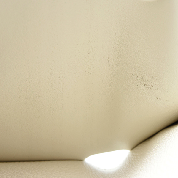 ルイヴィトン 財布 レディース ポルトフォイユ ヴィクトリーヌ 三つ折り モノグラム ミルキーホワイト Louis Vuitton M28299 中古