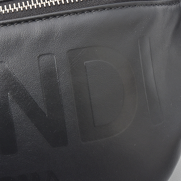 フェンディ バッグ レディース メンズ ロゴボディバッグ カーフ ブラック FENDI 7VA525 中古