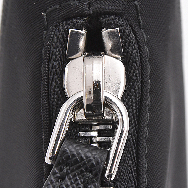 プラダ バッグ レディース Re-Edition 2005 ショルダーバッグ ハンドバッグ 2WAY ブラック ナイロン PRADA 中古