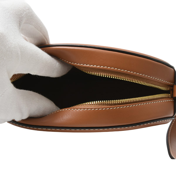 セリーヌ バッグ レディース クロスボディオーバルパース トリオンフ キュイル ショルダーバッグ カーフレザー ブラウン CELINE 10I703DPQ.04LU 中古