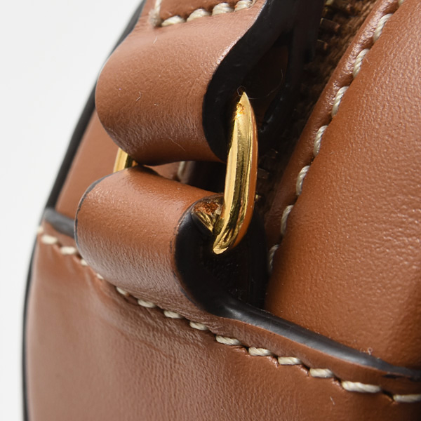 セリーヌ バッグ レディース クロスボディオーバルパース トリオンフ キュイル ショルダーバッグ カーフレザー ブラウン CELINE 10I703DPQ.04LU 中古