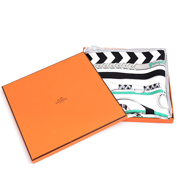 エルメス スカーフ レディース カレ90 Panoplie equestre 乗馬の装具一式 大判 シルク ホワイト HERMES 中古