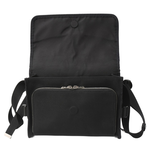 セリーヌ バッグ メンズ レディース スモールトレッキングメッセンジャー ナイロン ブラック CELINE 11006 2dmt 38si 中古