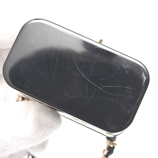 シャネル レディース 小物入れ マトラッセ バニティバッグ型 チェーン付き小物入れ プラスチック ブラック CHANEL B22K 中古