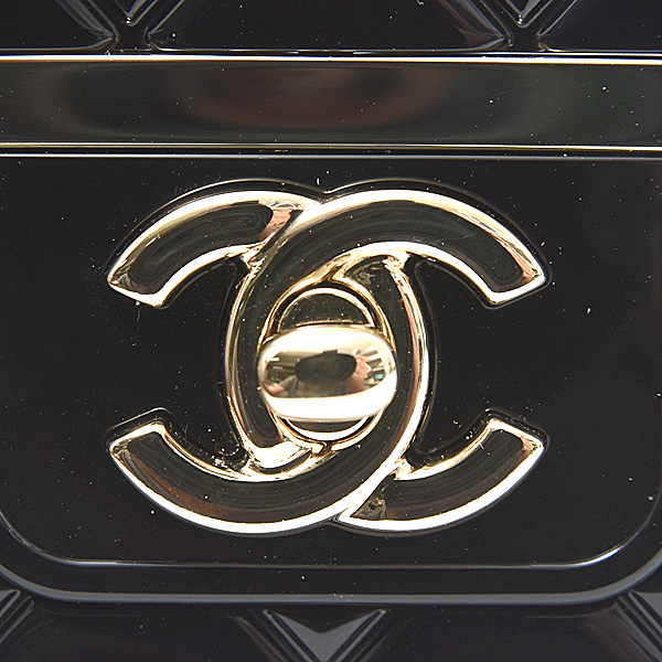 シャネル レディース 小物入れ マトラッセ バニティバッグ型 チェーン付き小物入れ プラスチック ブラック CHANEL B22K 中古