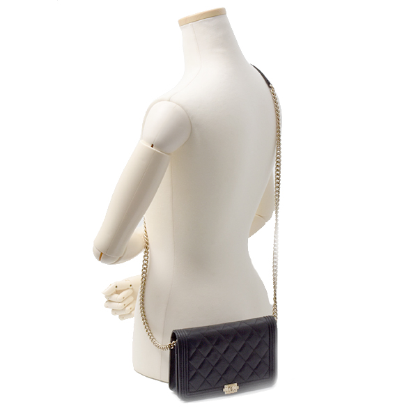 シャネル バッグ レディース ボーイシャネル チェーンウォレット マトラッセ キャビアスキン ブラック CHANEL 中古