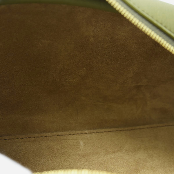 ロエベ バッグ レディース アマソナ23 クロップド バッグ ショルダーバッグ ナパカーフ オリーブ LOEWE A039N23X01 未使用展示品