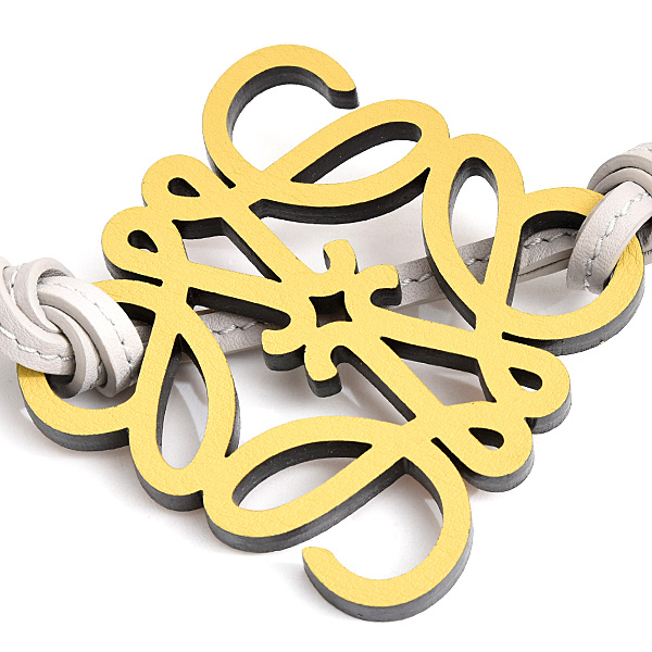 ロエベ チャーム レディース アナグラム バッグチャーム キーホルダー イエロー系 グレー ブラウン LOEWE C621232X 中古