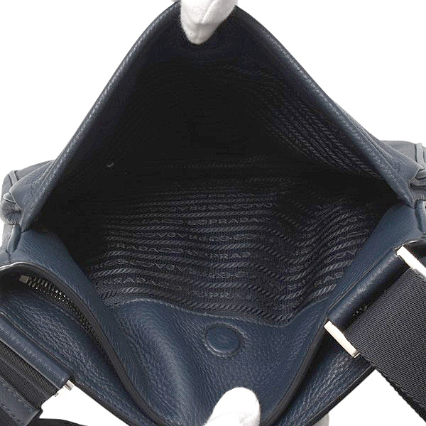 プラダ バッグ メンズ ヴィッテロシティ ショルダーバッグ 斜め掛け レザー ネイビー PRADA 2VH019 中古