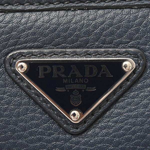 プラダ バッグ メンズ ヴィッテロシティ ショルダーバッグ 斜め掛け レザー ネイビー PRADA 2VH019 中古