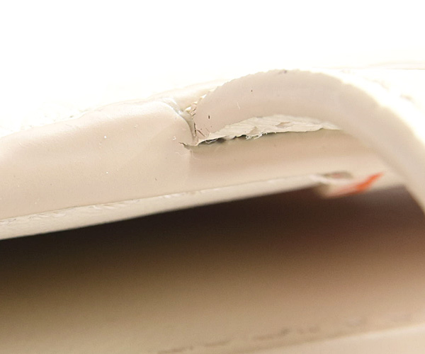 ルイヴィトン 財布 レディース ヴェルティカル ウォレット コンパクト 二つ折り財布 トリヨンレザー ホワイト系 Louis Vuitton M11169 中古