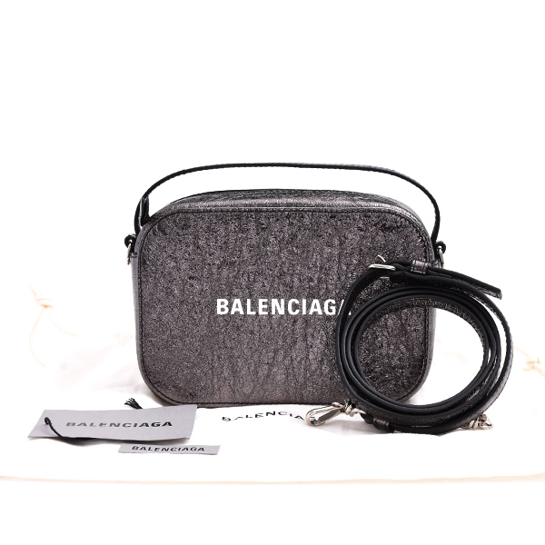 バレンシアガ バッグ レディース エブリデイXS カメラバッグ ショルダーバッグ 2WAY カーフ メタリックグレー BALENCIAGA 608653 中古