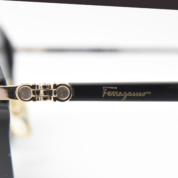 フェラガモ サングラス レディース サルヴァトーレフェラガモ ブルーグレーグラデーション プラスチック ブラック Ferragamo SF1002SA 001 中古