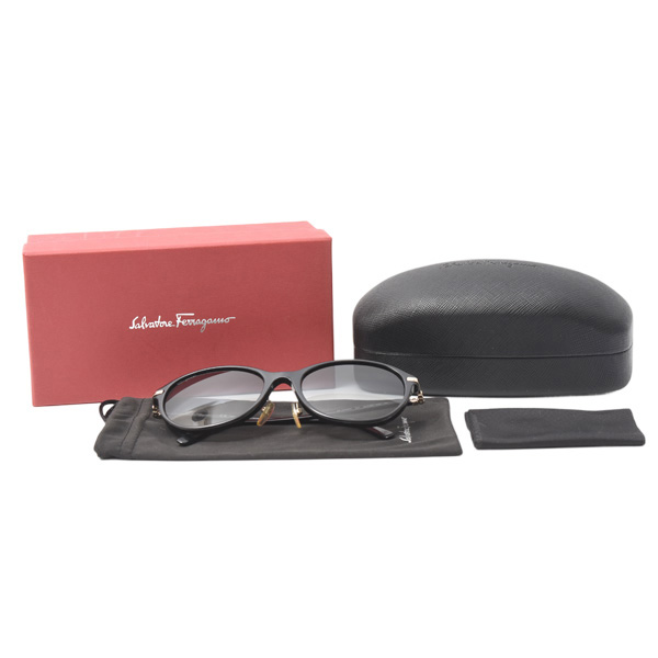 フェラガモ サングラス レディース サルヴァトーレフェラガモ ブルーグレーグラデーション プラスチック ブラック Ferragamo SF1002SA 001 中古