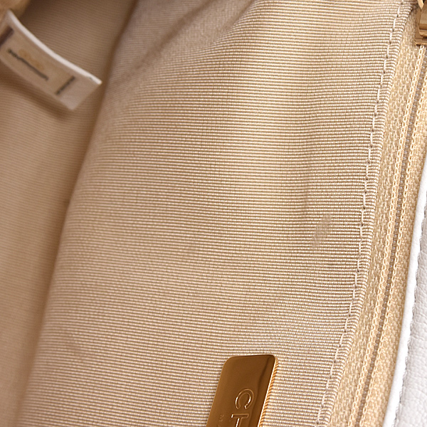 シャネル バッグ レディース シャネル19 ラージ ハンドルバッグ チェーンショルダー 30番台 ホワイト ラムスキン CHANEL AS1161 中古