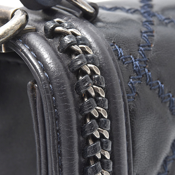 シャネル バッグ レディース ボーイシャネル トップハンドル 2WAYチェーンショルダーバッグ マトラッセ レザー ネイビー CHANEL 中古