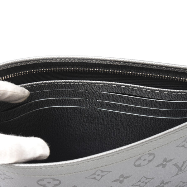 ルイヴィトン バッグ メンズ ポシェット ヴォワヤージュ タイガラマ Louis Vuitton M30840 中古