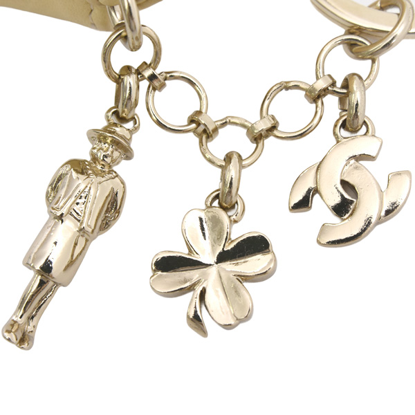 シャネル キーホルダー レディース ミニミニマトラッセチャームキーホルダー マトラッセ ラムスキン ベージュ CHANEL 中古