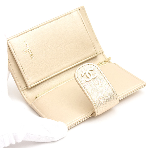 シャネル 財布 レディース マトラッセ クラシック スモールウォレット ゴールド ラムスキン CHANEL AP1991 中古
