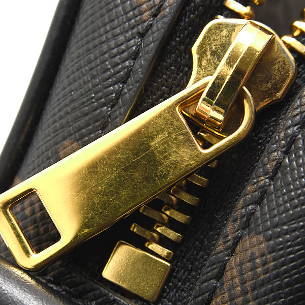 セリーヌ バッグ レディース トリオンフ ショルダーバッグ ロゴ入り PVCレザー ブラック CELINE 194502 中古