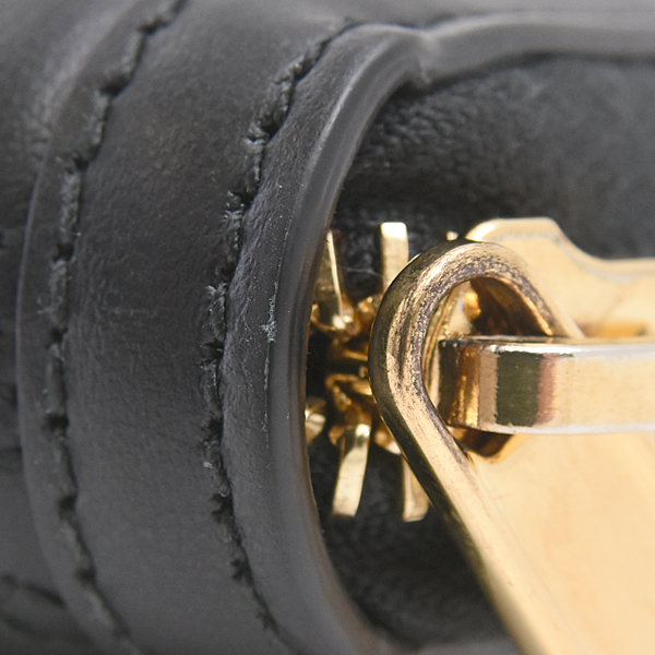 グッチ 財布 レディース GGマトラッセ ラウンドファスナー長財布 カーフ ブラック GUCCI 723784 中古