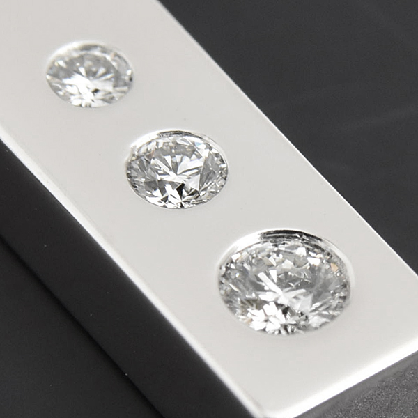 ミキモト ネックレス レディース バーモチーフ 3Pダイヤモンド オメガネックレス D0.15ct ホワイトゴールド MIKIMOTO K18WG 中古
