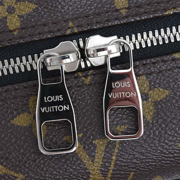 ルイヴィトン バッグ メンズ トゥルーストワレ モノグラムマカサー セカンドバッグ トラベルポーチ Louis Vuitton M40378 中古