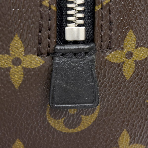 ルイヴィトン バッグ メンズ トゥルーストワレ モノグラムマカサー セカンドバッグ トラベルポーチ Louis Vuitton M40378 中古
