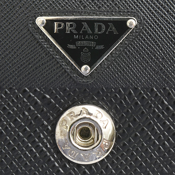 プラダ 財布 レディース トライアングルロゴ 三つ折り財布 ブラック サフィアーノ PRADA 2MH042 中古