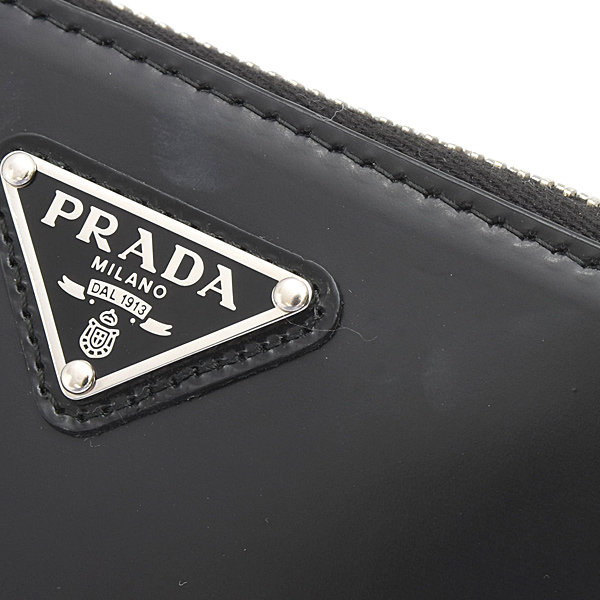 プラダ バッグ レディース トライアングル ミニポーチ ショルダーバッグ カーフ ブラック PRADA 1NR005 中古