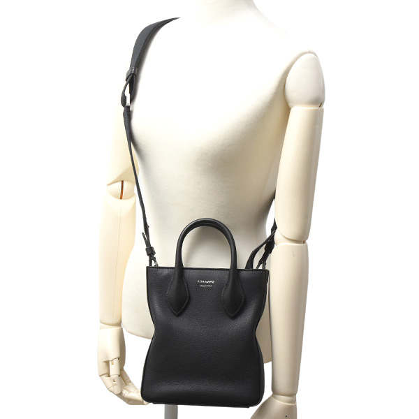 フェラガモ バッグ レディース メンズ ミニ ショルダーバッグ レザー ブラック FERRAGAMO 241681 中古