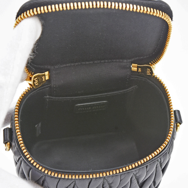 ミュウミュウ バッグ レディース マテラッセ マイクロバッグ ショルダー ラムレザー ブラック 斜め掛け 肩掛け ポーチ MIUMIU 5NR018 中古