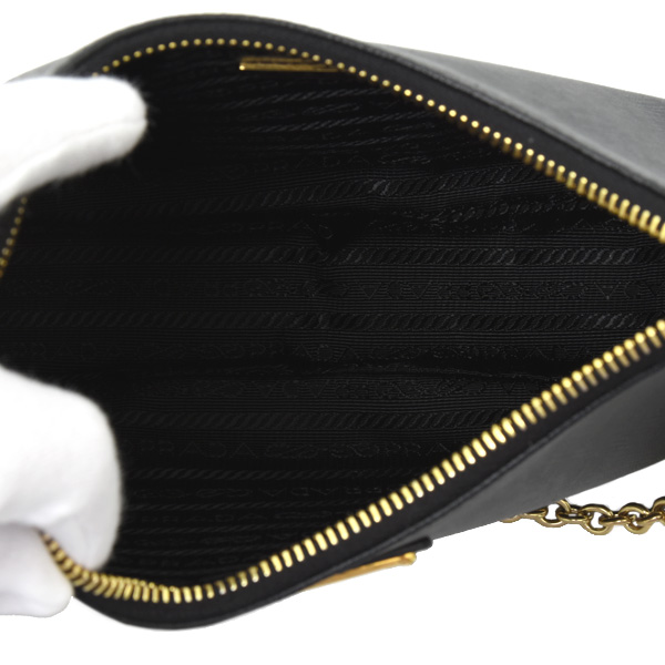 プラダ バッグ レディース Re-Edition 2005 バッグ 2WAY ショルダーバッグ サフィアーノレザー ブラック PRADA 1BH204 中古