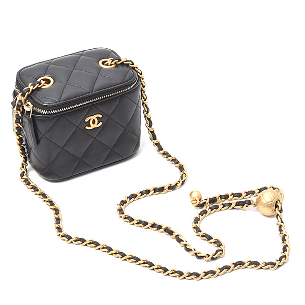 シャネル バッグ レディース マトラッセ ミニチェーンショルダーバッグ バニティ ラム ブラック 31番台 CHANEL 中古