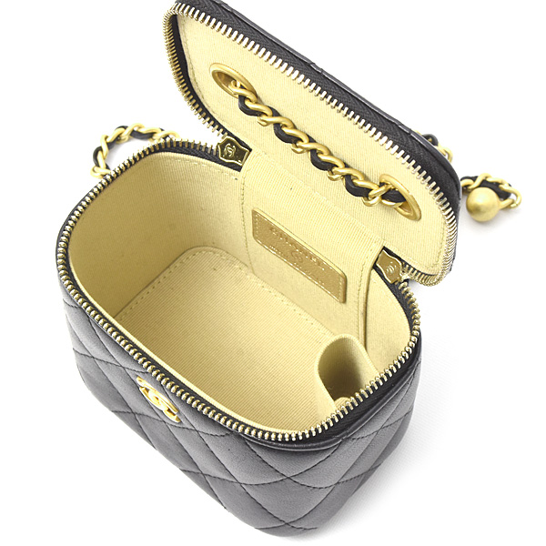 シャネル バッグ レディース マトラッセ ミニチェーンショルダーバッグ バニティ ラム ブラック 31番台 CHANEL 中古