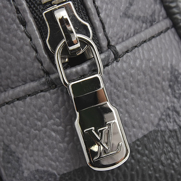 ルイヴィトン バッグチャーム メンズ モノグラムエクリプス ポルトクレ スクエアード NIGOコラボ キーホルダー Louis Vuitton MP3224 中古