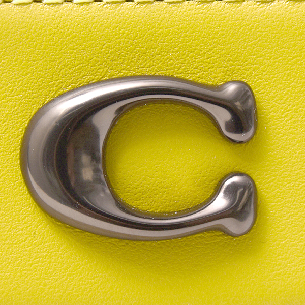 コーチ バッグ レディース ショルダーバッグ カメラバッグ 斜め掛け レザー イエロー 黄色 COACH 未使用展示品