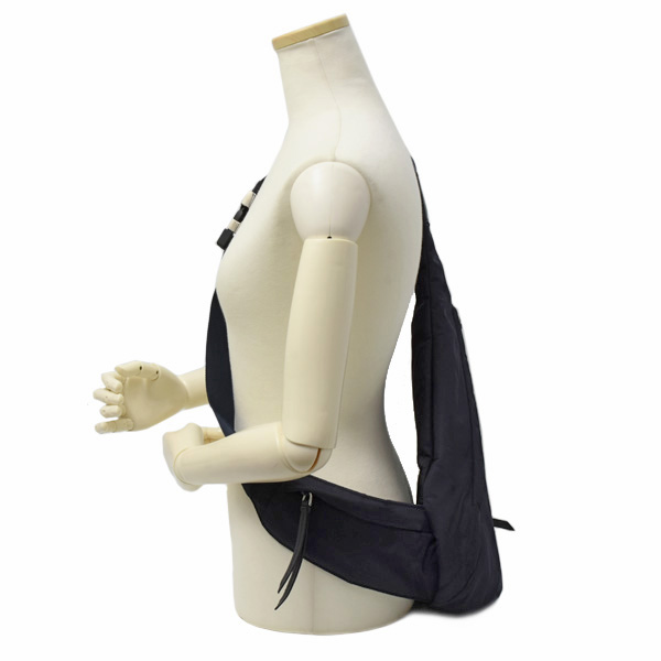 プラダ バッグ メンズ Re-Nylon ワンショルダーバッグ ボディバッグ ナイロン ネイビー PRADA 2VZ092 中古