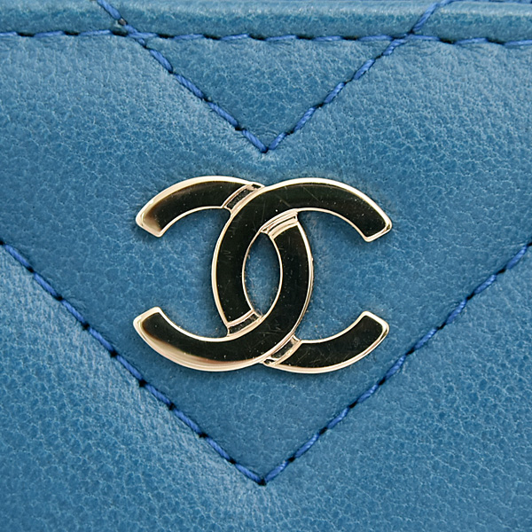 シャネル 財布 レディース シェブロン ラウンドファスナー長財布 Vステッチ ラムスキン ブルー CHANEL 中古