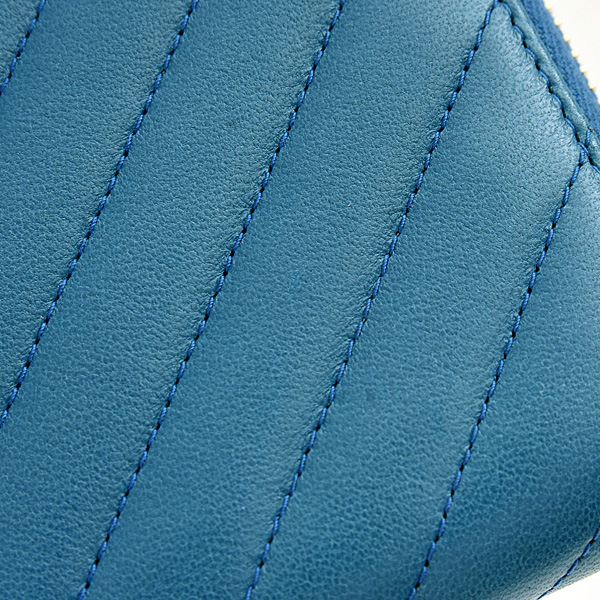 シャネル 財布 レディース シェブロン ラウンドファスナー長財布 Vステッチ ラムスキン ブルー CHANEL 中古