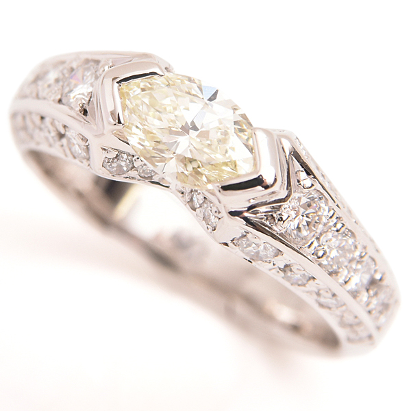 ダイヤモンド PT900 マーキスカット イエローダイヤモンド リング D0.684ct 0.56ct 10号 プラチナ ノンブランド PT900 中古