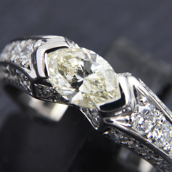 ダイヤモンド PT900 マーキスカット イエローダイヤモンド リング D0.684ct 0.56ct 10号 プラチナ ノンブランド PT900 中古