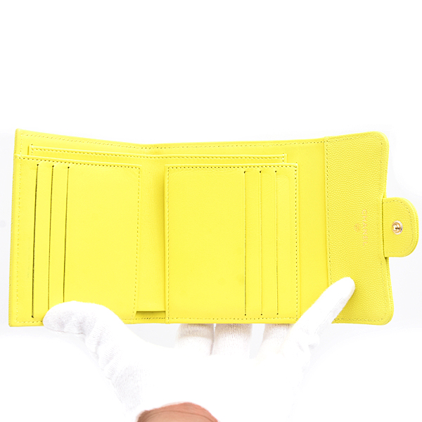 シャネル 財布 レディース マトラッセ 三つ折り財布 コンパクトウォレット ランダム キャビアスキン イエロー CHANEL 中古