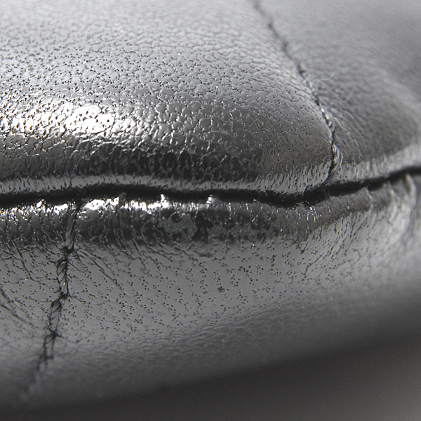 シャネル 財布 レディース シャネル19 ジップコインパース 財布 マトラッセ ラムスキン ブラック CHANEL AP2086 中古