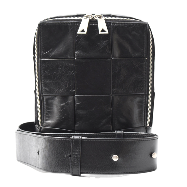 ボッテガヴェネタ バッグ メンズ カセット スリングバッグ マキシイントレチャート カーフスキン ブラック BOTTEGA VENETA 701366 VCQ72 中古