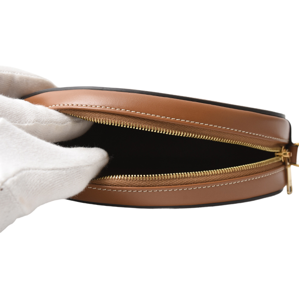 セリーヌ バッグ レディース クロスボディオーバルパース トリオンフ キュイル ショルダーバッグ カーフレザー ブラウン CELINE 10I703DPQ.04LU 中古