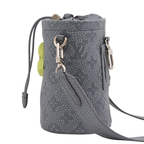 ルイヴィトン チョークポーチ トリヨンクライミング ショルダーバッグ トリヨンレザー グラナイトグレー M81572 Louis Vuitton 中古