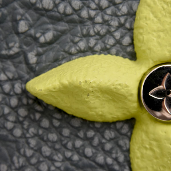 ルイヴィトン チョークポーチ トリヨンクライミング ショルダーバッグ トリヨンレザー グラナイトグレー M81572 Louis Vuitton 中古