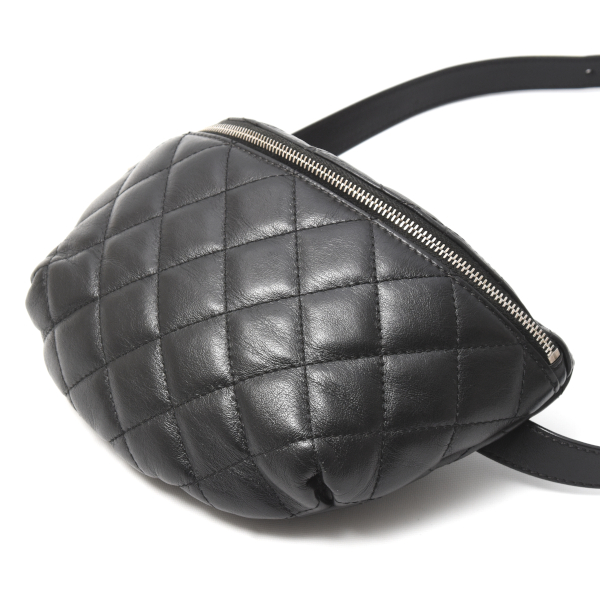 シャネル ウエストバッグ ボディバッグ マトラッセ シャネルユニフォーム ベルトバッグ ポーチ カーフレザー ブラック CHANEL 中古